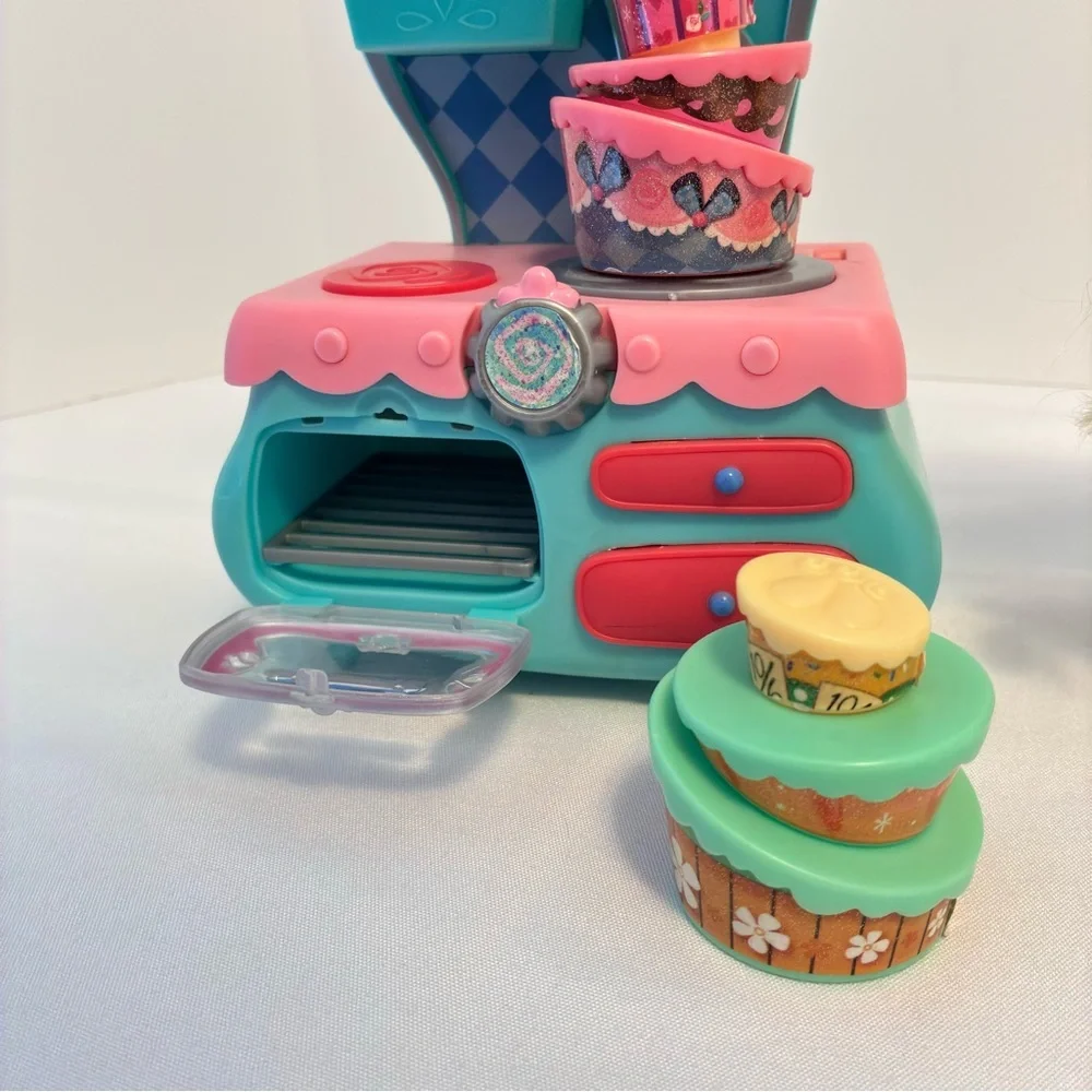 Disney Junior Alice's Wonderland Bakery & Magical Oven Play Set